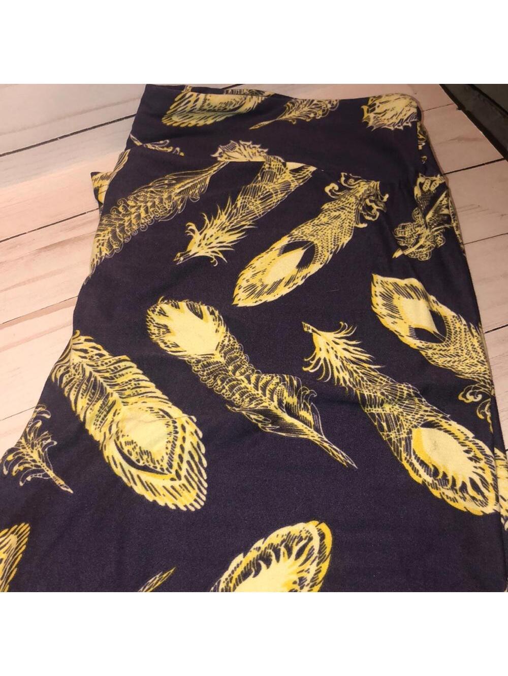 LuLaRoe Leggings Rare Feather Print Tall and Curvy